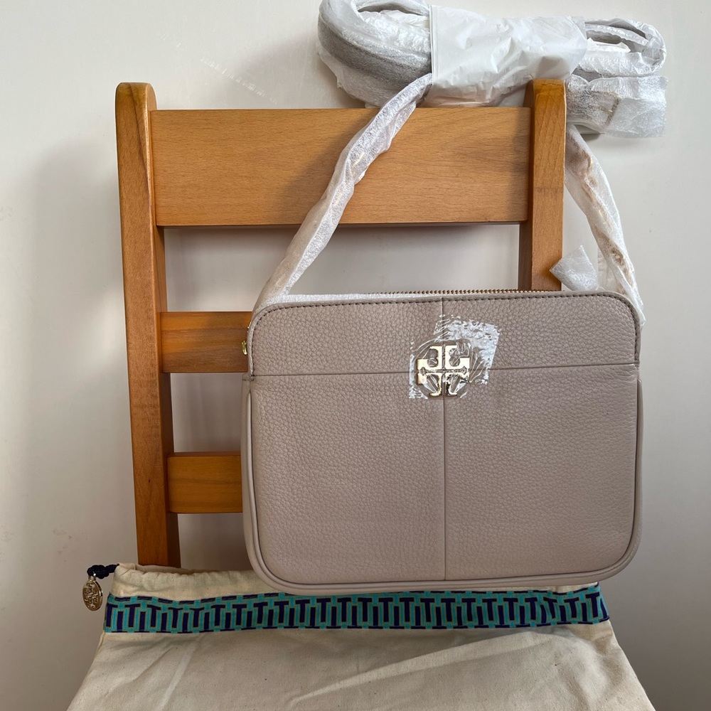 NWOT Tory Burch Cream Shoulder bag